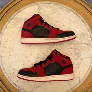 Jordan 1 Retro Mid Bred